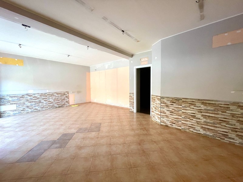 Attività commerciale in Affitto a Palermo, 1'650€, 100 m²