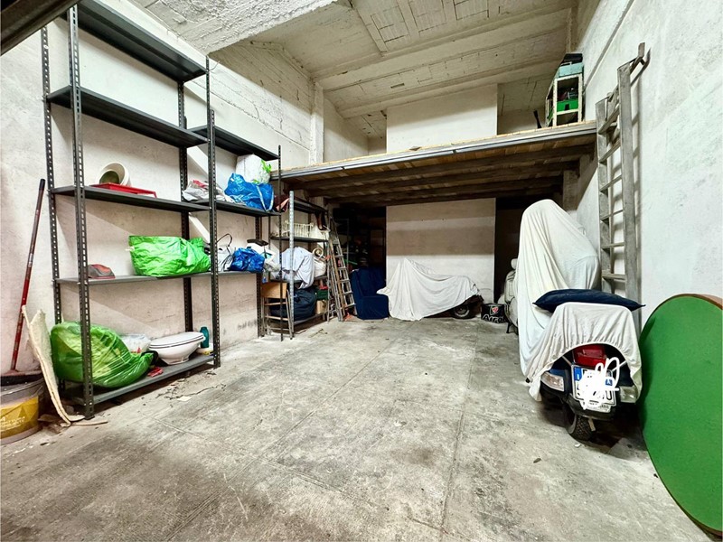 Box in Vendita a Palermo, 98'000€, 25 m²