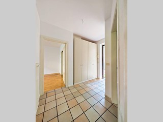 Bilocale in Vendita a Laives, 255'000€, 73.9, con Box