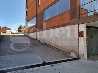 Box in Vendita a Pinerolo, 16'000€, 18 m²