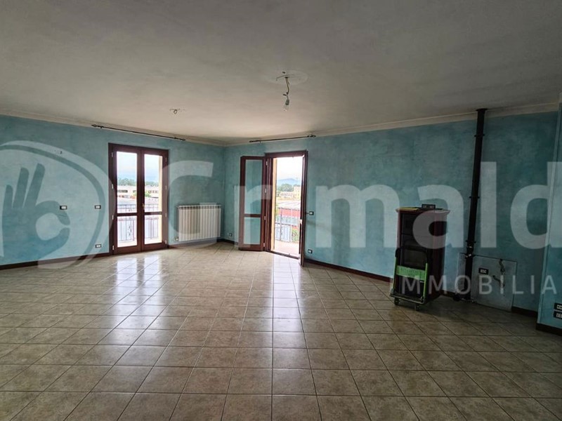 Appartamento in Vendita a Assisi, 127'000€, 140 m²