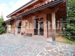 Villa bifamiliare in Vendita a Castel di Sangro, 250'000€, 80 m², arredato