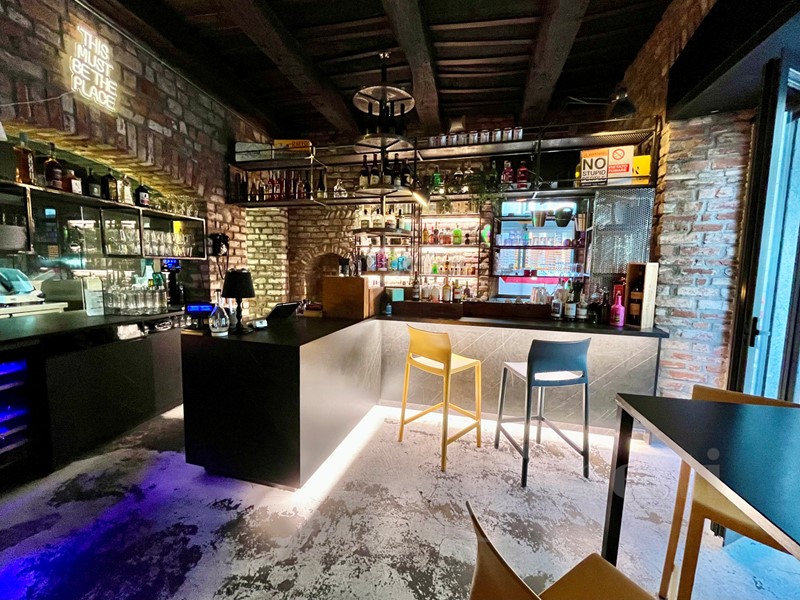 Negozio in Vendita a Gallarate, 95'000€, 90 m², arredato