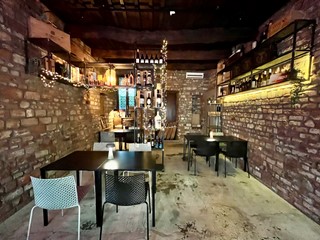 Negozio in Vendita a Gallarate, 95'000€, 90 m², arredato