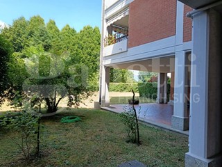 Bilocale in Vendita a Collegno, 140'000&euro;, 61 m², con Box