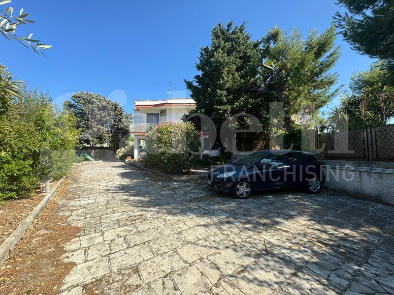 Villa in Vendita a Giovinazzo, 298'000€, 180 m²