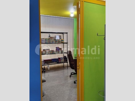 Negozio in Vendita a Taranto, 85'000€, 70 m²