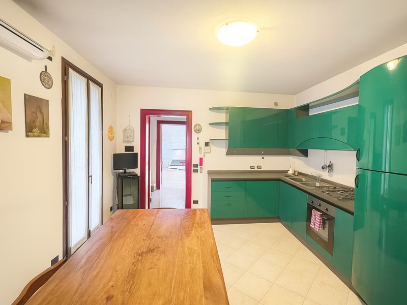 Appartamento in Vendita a Soave, 270'000€, 130 m², con Box