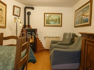 Appartamento in Vendita a Abbadia San Salvatore, 82'000€, 123 m², con Box