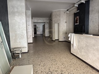 Immobile commerciale in Affitto a Acireale, 1'100€, 160 m²