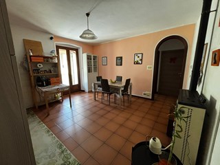 Quadrilocale in Vendita a Lucca, zona Piaggione, 66'000€, 72 m², arredato