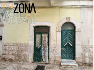 Trilocale in Vendita a Bari, 36'000€, 82 m²