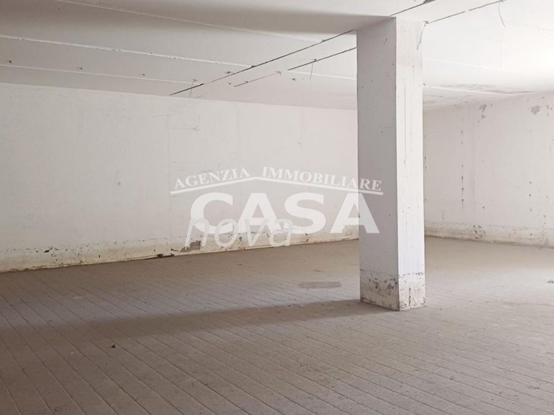 Magazzino in Vendita a Bientina, 28'900€, 169 m²