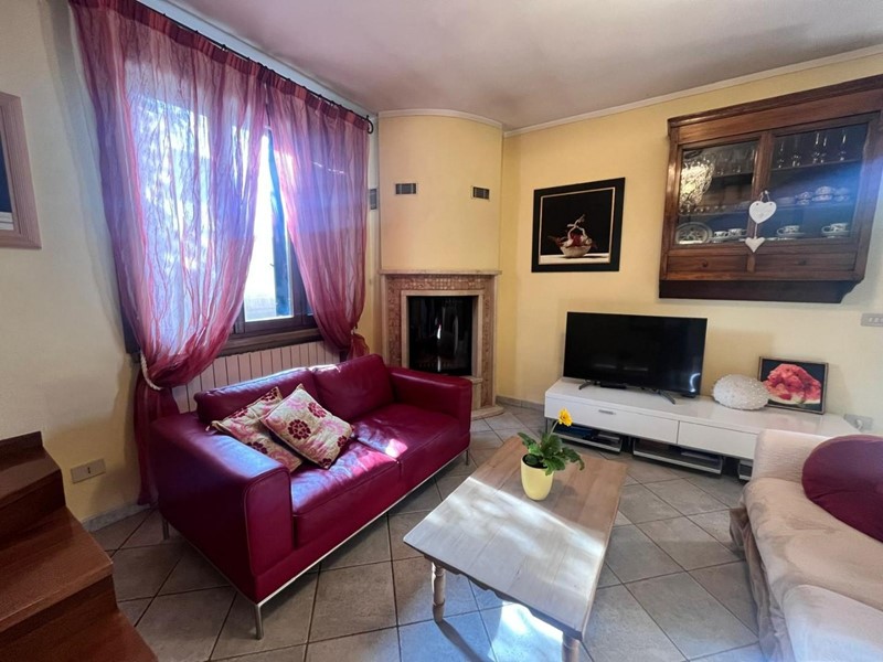 Appartamento in Vendita a Castellina Marittima, zona Le Badie, 200'000€, 80 m²