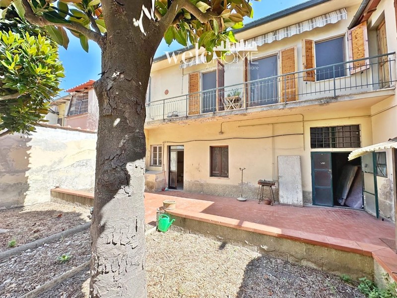 Casa Indipendente in Vendita a Campi Bisenzio, zona San Piero a Ponti, 390'000€, 170 m²
