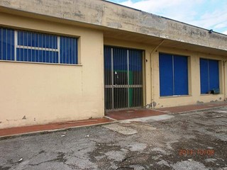 Immobile commerciale in Affitto a Vicopisano, zona San Giovanni Alla Vena, 2'300€, 400 m²