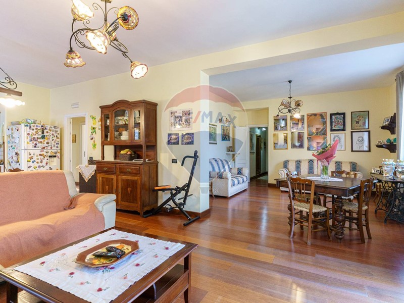 Appartamento in Vendita a Aci Castello, 229'000€, 141 m²