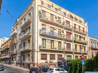 Appartamento in Vendita a Catania, 199'000&euro;, 181 m²