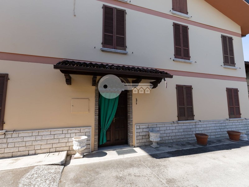 Casa Indipendente in Vendita a Gambara, 174'000€, 270 m²