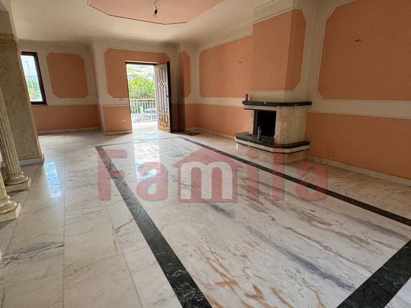 Villetta a schiera in Vendita a Sirignano, 269'000€, 230 m²