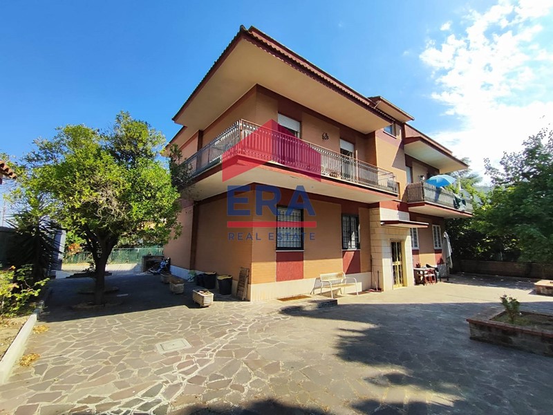 Trilocale in Vendita a Roma, 179'000&euro;, 60 m²