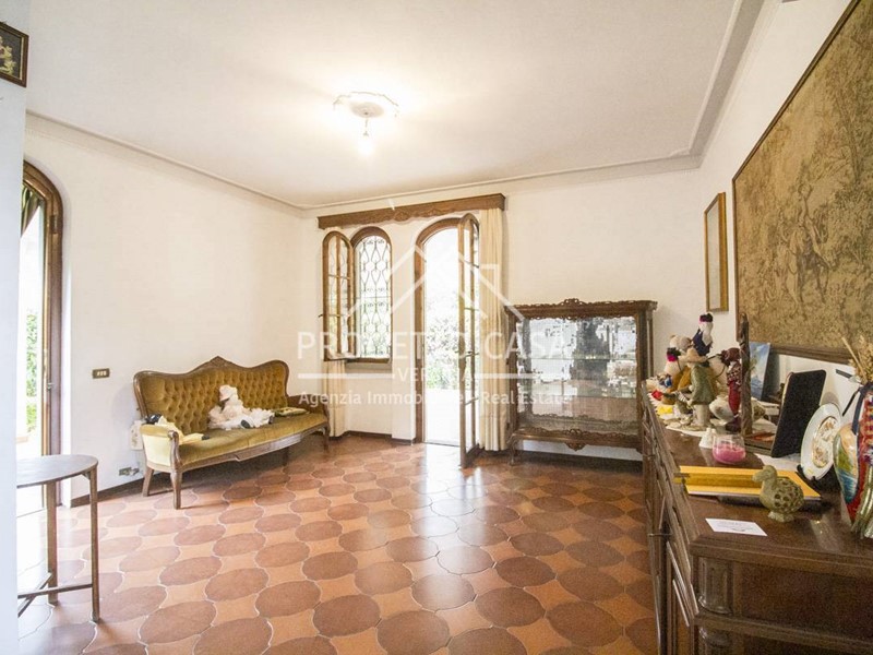 Casa Indipendente in Vendita a Viareggio, 375'000€, 183 m²