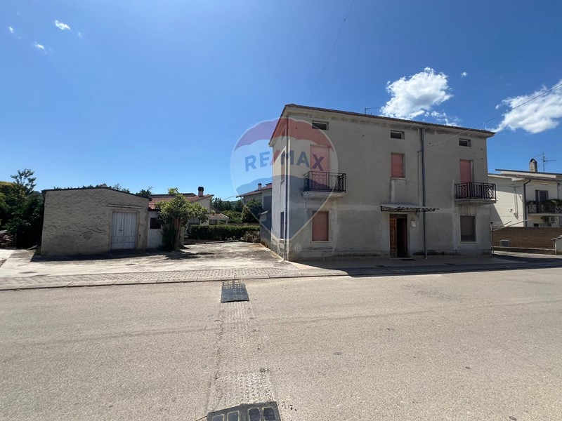 Casa Indipendente in Vendita a Altino, 95'000€, 137 m²