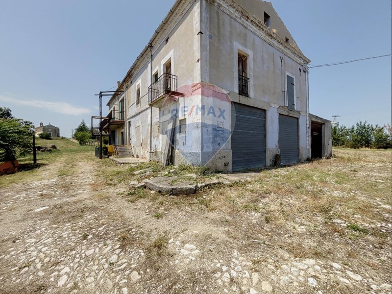 Casa Semi Indipendente in Vendita a Atessa, 28'000€, 293 m², con Box