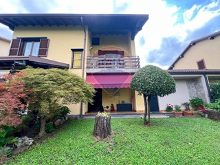 Villetta a schiera in Vendita a Arcore, 420'000€, 170 m²