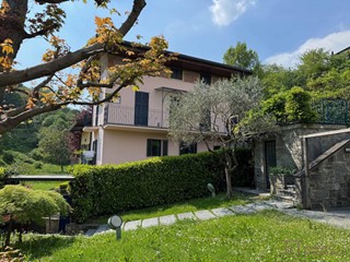 Trilocale in Vendita a Bergamo, 620'000€, 138 m²