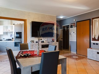 Quadrilocale in Vendita a Lomagna, 275'000€, 116 m²