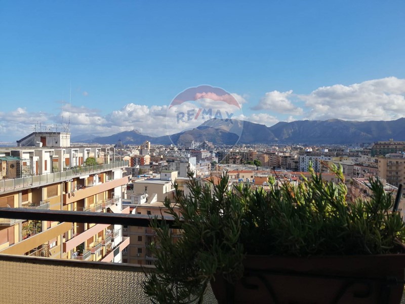 Appartamento in Vendita a Palermo, 300'000€, 160 m²
