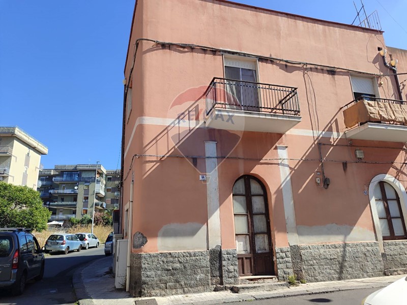 Attico in Vendita a Catania, 55'000&euro;, 50 m²