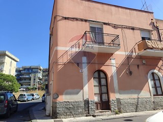 Attico in Vendita a Catania, 55'000&euro;, 50 m²