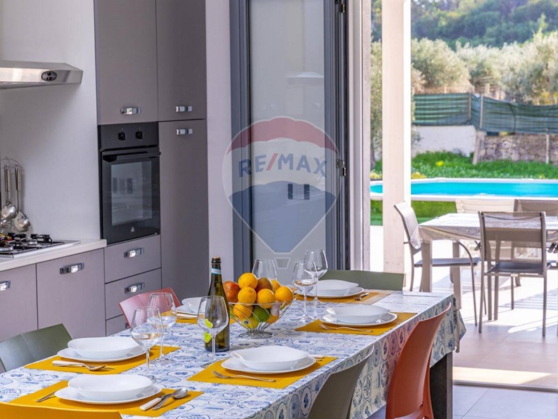 Villa in Vendita a Ispica, 355'000&euro;, 130 m²