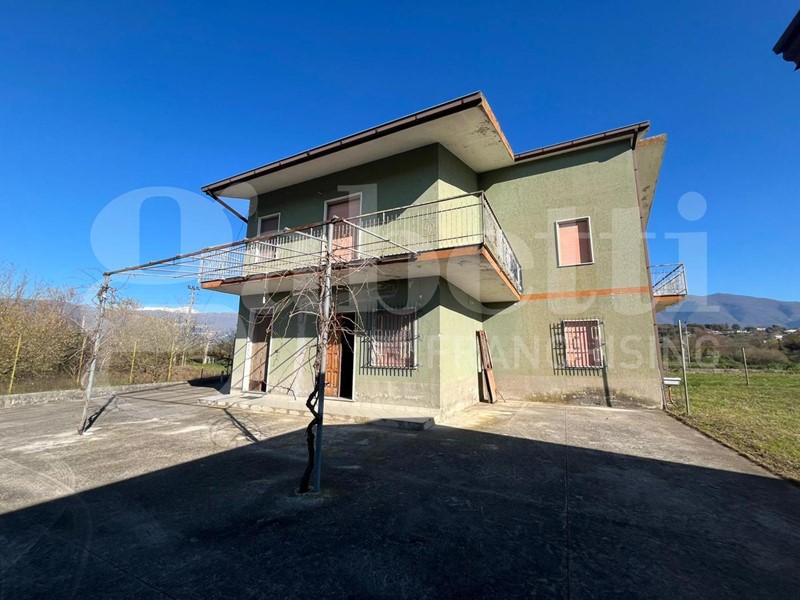 Casa Indipendente in Vendita a Alife, 145'000€, 232 m²