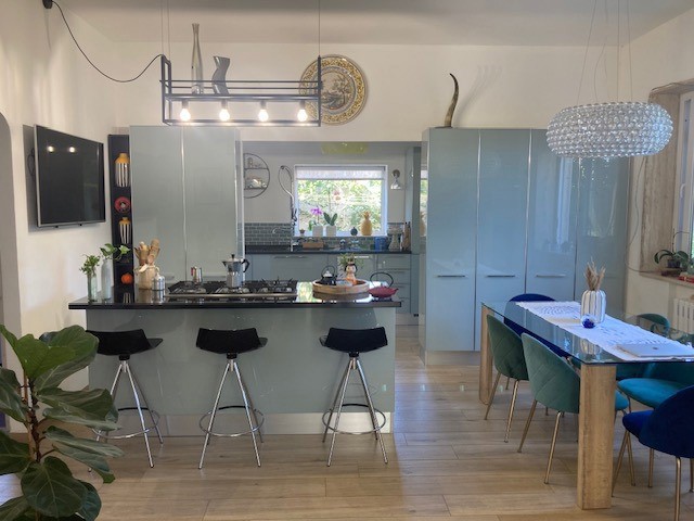 Villa in Vendita a Brindisi, 470'000€, 143 m²