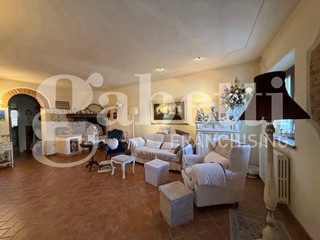 Casa Indipendente in Vendita a Terricciola, 230'000€, 210 m²