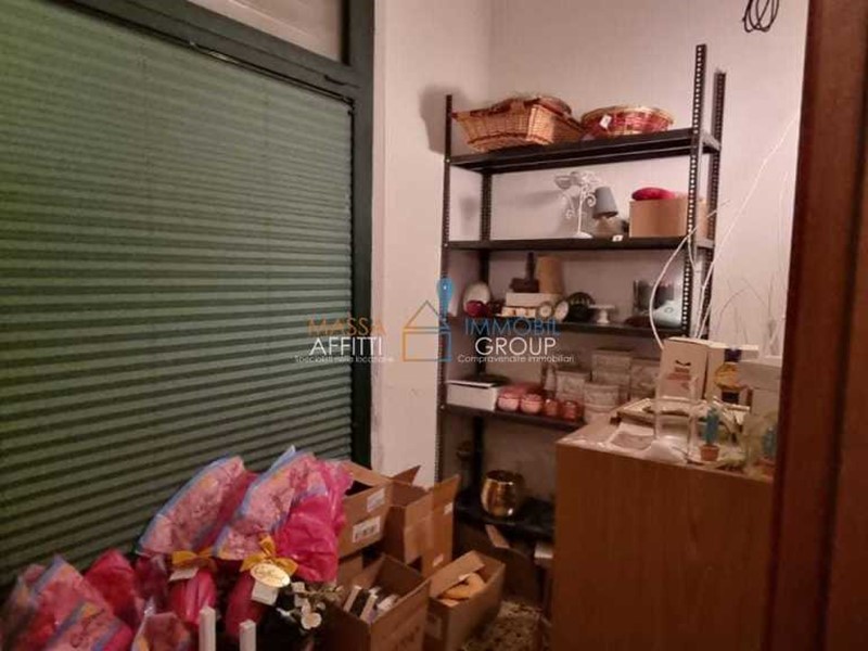 Attività commerciale in Vendita a Carrara, zona Avenza, 200'000€, 90 m², arredato