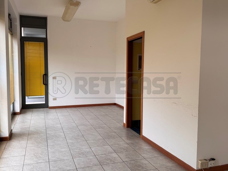 Immobile commerciale in Affitto a Mirano, zona Vetrego, 330€, 35 m²