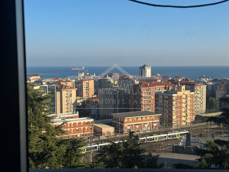 Appartamento in Vendita a Savona, 310'000€, 146 m²