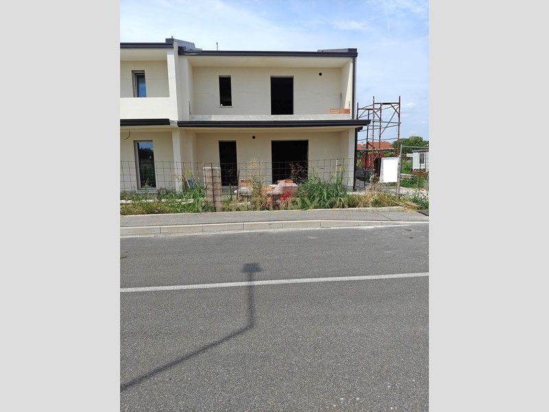Casa Semi Indipendente in Vendita a San Bonifacio, 520'000€, 169 m², con Box
