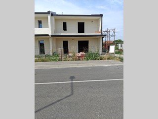 Casa Semi Indipendente in Vendita a San Bonifacio, 520'000€, 169 m², con Box