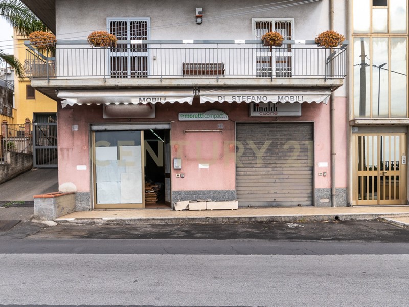 Immobile commerciale in Vendita a Aci Castello, 159'000€, 158 m²