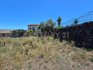 Terreno agricolo in Vendita a Gravina di Catania, 129'000€, 10900 m²