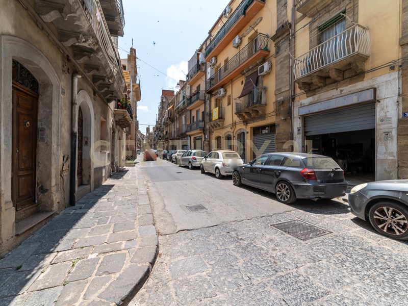 Immobile commerciale in Vendita a Caltagirone, 29'000€, 35 m²