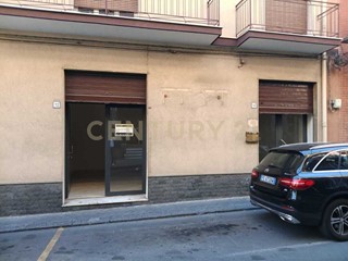Immobile commerciale in Affitto a Aci Catena, 500€, 41 m²