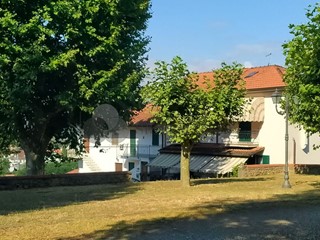 Quadrilocale in Vendita a Santo Stefano di Magra, zona Ponzano Magra, 145'000€, 200 m²