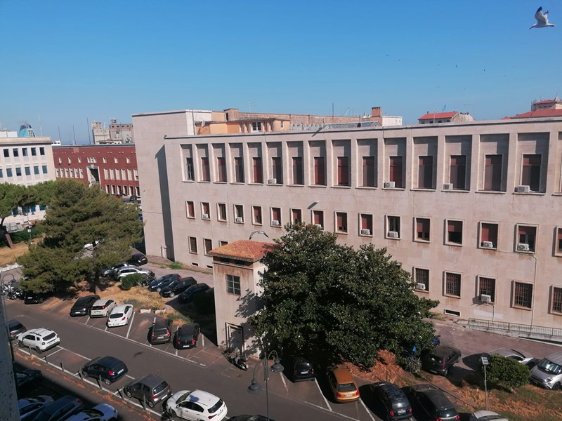 Trilocale in Vendita a Livorno, zona CENTRO , 125'000€, 57 m², arredato