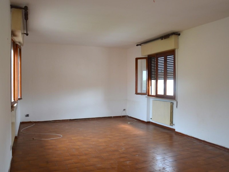 Villa bifamiliare in Vendita a Vecchiano, zona Migliarino, 190'000€, 110 m², con Box
